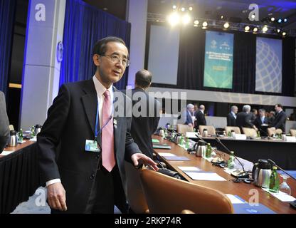Bildnummer: 57917855  Datum: 20.04.2012  Copyright: imago/Xinhua (120420) -- WASHINGTON D.C., April 20, 2012 (Xinhua) -- Bank of Japan Governor Masaaki Shirakawa attends the G20 Finance Ministers and Central Bank Governors Meeting in Washington D.C., the United States, April 20, 2012, during the International Monetary Fund (IMF) and World Bank spring meetings. (Xinhua/Zhang Jun) U.S.-G20-FM-CENTRAL BANK GOVERNORS-MEETING PUBLICATIONxNOTxINxCHN People Politik Wirtschaft IWF Währungsfonds Weltbank xjh x0x premiumd 2012 quer      57917855 Date 20 04 2012 Copyright Imago XINHUA  Washington D C Apr Stock Photo