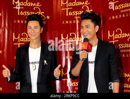 Bildnummer: 57934122  Datum: 26.04.2012  Copyright: imago/Xinhua (120426) -- SHANGHAI, April 26, 2012 (Xinhua) -- Chinese actor and singer Chen Kun reacts during the debut of his wax figure at Madame Tussauds in Shanghai, east China s Shanghai Municipality, April 26, 2012. (Xinhua/Liu Ying) (llp) CHINA-SHANGHAI-MADAME TUSSAUDS-CHEN KUN (CN) PUBLICATIONxNOTxINxCHN People Entertainment Kultur Musik Wachsfigur xbs x0x 2012 quer      57934122 Date 26 04 2012 Copyright Imago XINHUA  Shanghai April 26 2012 XINHUA Chinese Actor and Singer Chen Kun reacts during The Debut of His WAX Figure AT Madame T Stock Photo