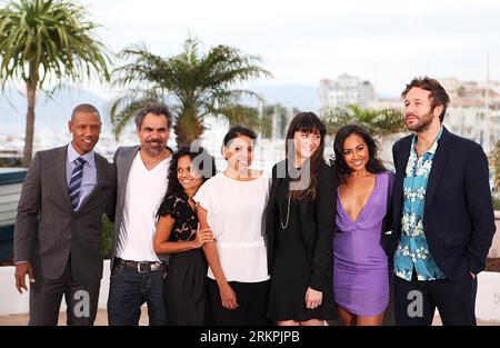 Bildnummer: 58008808  Datum: 20.05.2012  Copyright: imago/Xinhua (120520) -- CANNES, May 20, 2012 (Xinhua) -- (L-R) US actor Tory Kittles, Australian director Wayne Blair, Australian actresses Miranda Tapsell, Deborah Mailman, Shari Sebbens, Jessica Mauboy and Irish actor Chris O Dowd pose during the photocall for The Sapphires at the 65th Cannes Film Festival, in Cannes, France, May 20, 2012. (Xinhua/Gao Jing) (zyw) FRANCE-CANNES-FILM FESTIVAL-PHOTOCALL-THE SAPPHIRES PUBLICATIONxNOTxINxCHN People Kultur Entertainment Film 65. Internationale Filmfestspiele Cannes Photocall xns x0x 2012 quer pr Stock Photo