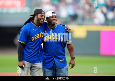 Ken Griffey Jr. to throw out first pitch Friday at Seattle