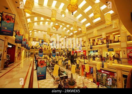 Bildnummer: 58674547  Datum: 07.11.2012  Copyright: imago/Xinhua (121107) -- NEW DELHI, Nov. 7, 2012 (Xinhua) -- Light decorations are seen in a shopping mall in southwest New Delhi, India, Nov. 7, 2012. Local shops began sales promotions recently to greet the forthcoming Diwali on Nov. 13, one of the most important festivals in India. (Xinhua/Li Yigang)(srb) INDIA-NEW DELHI-DIWALI-PREPARATION PUBLICATIONxNOTxINxCHN Gesellschaft xbs x2x 2012 quer o0 Einkaufszentrum, Dekoration, Deko, Neu     58674547 Date 07 11 2012 Copyright Imago XINHUA  New Delhi Nov 7 2012 XINHUA Light decorations are Lake Stock Photo