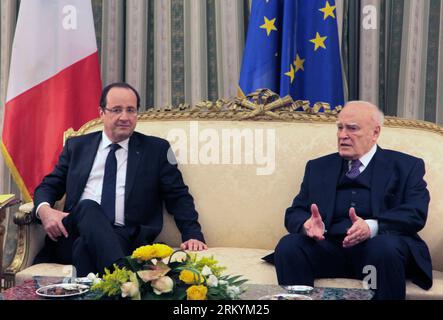 (130219) -- ATHENS, Feb. 19, 2013 (Xinhua) -- Greek President Karolos Papoulias (R) speaks with visiting French President Francois Hollande during their meeting at the presidential palace in Athens, Greece, Feb. 19, 2013. (Xinhua/Pool/Maxime Gyselinck) GREECE-FRANCE-PRESIDENTS-MEETING PUBLICATIONxNOTxINxCHN Stock Photo