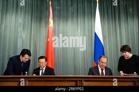 Bildnummer: 59260200  Datum: 23.02.2013  Copyright: imago/Xinhua (130222) -- MOSCOW, Feb. 22, 2013 (Xinhua) -- Chinese Foreign Minister Yang Jiechi (2nd L) and his Russian counterpart Sergei Lavrov (2nd R) sign the document on a bilateral negotiation plan of foreign ministries in 2013, in Moscow, Russia, Feb. 22, 2013. (Xinhua/Jiang Kehong) (hdt) RUSSIA-MOSCOW-CHINA-FM-SIGNING CEREMONY PUBLICATIONxNOTxINxCHN Politik people x0x xac 2013 quer      59260200 Date 23 02 2013 Copyright Imago XINHUA  Moscow Feb 22 2013 XINHUA Chinese Foreign Ministers Yang Jiechi 2nd l and His Russian Part Sergei Lav Stock Photo