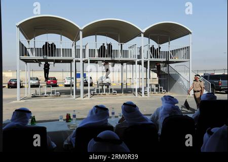 Bildnummer: 59465102  Datum: 01.04.2013  Copyright: imago/Xinhua (130401) -- KUWAIT CITY, APRIL 1, 2013 (Xinhua) -- Three men are executed by hanging in west of Kuwait City, capital of Kuwait, on April 1, 2013. Three convicted murderers, a Pakistani, a Saudi and a stateless Arab, were hanged on Monday. It s the first executions in Kuwait since May 2007, according to the ministry of justice. (Xinhua/Noufal Ibrahim) (jl) KUWAIT-MURDERER-EXECUTION PUBLICATIONxNOTxINxCHN Gesellschaft Kriminalität Mörder erhängt Exekution Hinrichtung erhängen Tötung x0x xub 2013 quer premiumd      59465102 Date 01 Stock Photo