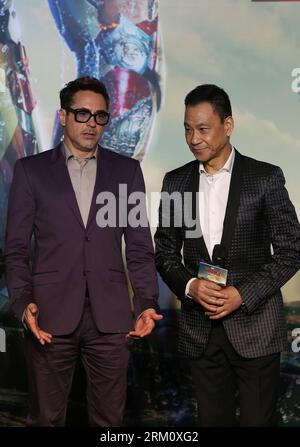 Bildnummer: 59479590  Datum: 06.04.2013  Copyright: imago/Xinhua (130406) -- BEIJING, April 6, 2013 (Xinhua) -- Cast members Robert Downey Jr. (L) and Wang Xueqi attend a promotional event of Hollywood superhero movie Iron Man 3 before its release in China in early May, in Beijing, capital of China, April 6, 2013. (Xinhua) (wqq) CHINA-BEIJING-MOVIE-IRON MAN 3-PROMOTION (CN) PUBLICATIONxNOTxINxCHN Entertainment People premiumd x0x xkg 2013 hoch      59479590 Date 06 04 2013 Copyright Imago XINHUA  Beijing April 6 2013 XINHUA Cast Members Robert Downey Jr l and Wang Xueqi attend a promotional Ev Stock Photo
