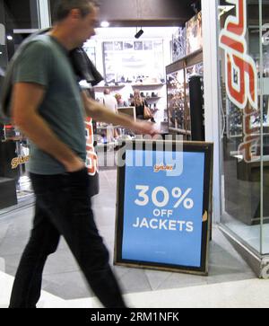 Bildnummer: 59606206  Datum: 06.05.2013  Copyright: imago/Xinhua (130506) -- SYDNEY, May 6, 2013 (Xinhua) -- A pedestrian walks past a store in Sydney, Australia, May 6, 2013. Australian retail turnover fell 0.4 percent in March following a rise of 1.3 percent in February, figures released on Monday by the Australian Bureau of Statistics (ABS) showed. (Xinhua/Jin Linpeng)(zhf) AUSTRALIA-SYDNEY-RETAIL TURNOVER-FALL PUBLICATIONxNOTxINxCHN Wirtschaft Gesellschaft Einzelhandeslumsatz x0x xmb 2013 quadrat      59606206 Date 06 05 2013 Copyright Imago XINHUA  Sydney May 6 2013 XINHUA a Pedestrian Wa Stock Photo
