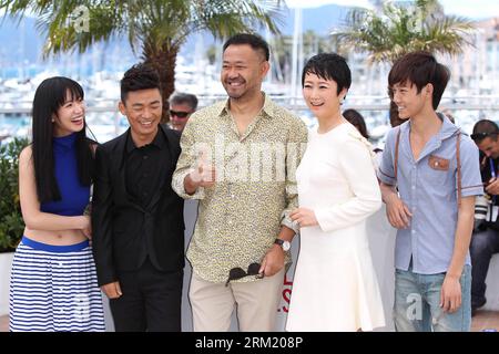 Bildnummer: 59657268  Datum: 17.05.2013  Copyright: imago/Xinhua (130517) -- CANNES, May 17, 2012 (Xinhua) -- (From L to R) Chinese actress Li Meng, actor Wang Baoqiang, Jiang Wu, actress Zhao Tao and actor Luo Lanshan pose during the photocall for Chinese film A Touch of Sin by director Jia Zhangke in competition at the 66th Cannes Film Festival in Cannes, southern France, May 17, 2013. (Xinhua/Gao Jing) FRANCE-CANNES-FILM FESTIVAL-A TOUCH OF SIN-PHOTOCALL PUBLICATIONxNOTxINxCHN Kultur Entertainment People Film 66 Internationale Filmfestspiele Cannes Photocall xdp x0x 2013 quer      59657268 Stock Photo