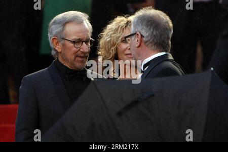 Bildnummer: 59664456  Datum: 18.05.2013  Copyright: imago/Xinhua (130518) -- CANNES, May 18, 2013 (Xinhua) -- U.S. director Steven Spielberg (L) and his wife, actress Kate Capshaw, attend the premiere of French director ArnaudxDesplechin s film Jimmy P. Psychotherapy of a Plains Indian presented in Competition at the 66th edition of the Cannes Film Festival in Cannes, southern France, May 18, 2013. (Xinhua/Zhou Lei) FRANCE-CANNES-FILM FESTIVAL-JIMMY P. PSYCHOTHERAPY OF A PLAINS INDIAN-PREMIERE-SPIELBERG PUBLICATIONxNOTxINxCHN People Kultur Entertainment Film 66 Internationale Filmfestspiele Ca Stock Photo