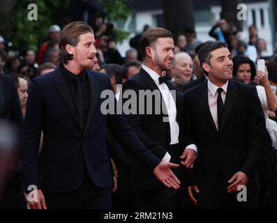 Bildnummer: 59666051  Datum: 19.05.2013  Copyright: imago/Xinhua (130519) -- CANNES, May 19, 2012 (Xinhua) -- Cast members Garrett Hedlund (L), Justin Timberlake (C) and Oscar Isaac arrive for the screening of American film Inside Llewyn Davis in competition at the 66th Cannes Film Festival in Cannes, southern France, May 19, 2013. (Xinhua/Gao Jing) FRANCE-CANNES-FILM FESTIVAL-INSIDE LLEWYN DAVIS-PREMIERE PUBLICATIONxNOTxINxCHN People Kultur Entertainment Film 66 Internationale Filmfestspiele Cannes Filmpremiere Premiere xdp x0x 2013 quer premiumd      59666051 Date 19 05 2013 Copyright Imago Stock Photo