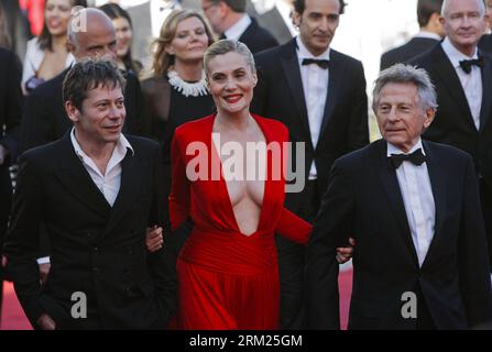 Bildnummer: 59701286  Datum: 25.05.2013  Copyright: imago/Xinhua (130525) -- CANNES, May 25, 2012 (Xinhua) -- Director Roman Polanski (R) attends the premiere of his film Venus in Fur with actor Mathieu Amalric (L) and actress Emmanuelle Seigner at the 66th Cannes Film Festival in Cannes, southern France, May 25, 2013. (Xinhua/Zhou Lei) FRANCE-CANNES-FILM FESTIVAL-COMPETITION-VENUS IN FUR PUBLICATIONxNOTxINxCHN Kultur Entertainment People Film 66 Internationale Filmfestspiele Cannes Filmpremiere Premiere xsp x0x 2013 quer      59701286 Date 25 05 2013 Copyright Imago XINHUA  Cannes May 25 2012 Stock Photo