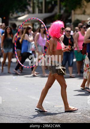 Bildnummer: 59789727  Datum: 07.06.2013  Copyright: imago/Xinhua (130607) -- TEL AVIV, June 7, 2013 (Xinhua) -- Photo taken on June 7, 2013 shows participants of a gay parade in Tel Aviv, Israel. Thousands of took part in the annual gay parade in Tel Aviv on Friday. (Xinhua/Yin Dongxun) (syq) ISRAEL-TEL AVIV-GAY PARADE PUBLICATIONxNOTxINxCHN Gesellschaft Schwule Homosexuelle Demo xas x0x 2013 hoch      59789727 Date 07 06 2013 Copyright Imago XINHUA  Tel Aviv June 7 2013 XINHUA Photo Taken ON June 7 2013 Shows Participants of a Gay Parade in Tel Aviv Israel thousands of took Part in The Annual Stock Photo