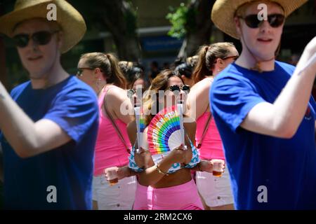 Bildnummer: 59789726  Datum: 07.06.2013  Copyright: imago/Xinhua (130607) -- TEL AVIV, June 7, 2013 (Xinhua) -- Participants of a gay parade are reflected on a glass wall at a bus station in Tel Aviv, Israel, on June 7, 2013. Thousands of took part in the annual gay parade in Tel Aviv on Friday. (Xinhua/Yin Dongxun) (syq) ISRAEL-TEL AVIV-GAY PARADE PUBLICATIONxNOTxINxCHN Gesellschaft Schwule Homosexuelle Demo xas x0x 2013 quer premiumd      59789726 Date 07 06 2013 Copyright Imago XINHUA  Tel Aviv June 7 2013 XINHUA Participants of a Gay Parade are reflected ON a Glass Wall AT a Bus Station in Stock Photo