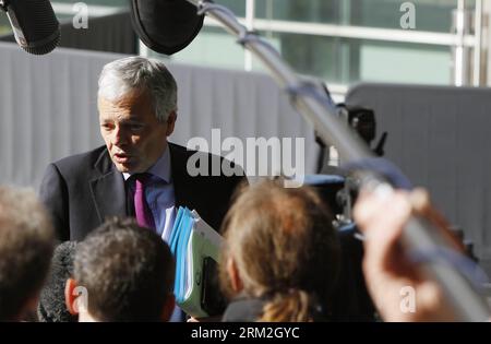 Bildnummer: 59834540  Datum: 14.06.2013  Copyright: imago/Xinhua (130614) -- LUXEMBOURG, June 14, 2013 (Xinhua) -- Belgian Minister of Foreign Affairs and Foreign Trade Didier Reynders speaks to the press while arriving for an European Union foreign ministers meeting in Luxembourg, June 14, 2013. The trade and investment agreement with the United States, free trade agreement with Canada and trade relations with China, including trade defence issues, will be discussed during the meeting. (Xinhua/Zhou Lei)(yt) LUXEMBOURG-EU-FOREIGN AFFAIRS-US-CANADA-CHINA PUBLICATIONxNOTxINxCHN People Politik xk Stock Photo
