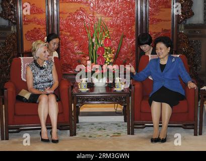 Bildnummer: 60178746  Datum: 23.07.2013  Copyright: imago/Xinhua (130723) -- BEIJING, July 23, 2013 (Xinhua) -- Chinese Vice Premier Liu Yandong (R) meets with Jane Harman, director, president and CEO of Woodrow Wilson International Center for Scholars, in Beijing, capital of China, July 23, 2014. (Xinhua/Rao Aimin) (zc) CHINA-U.S.-LIU YANDONG-JANE HARMAN-MEETING (CN) PUBLICATIONxNOTxINxCHN People Politik x0x xmb 2013 quer      60178746 Date 23 07 2013 Copyright Imago XINHUA  Beijing July 23 2013 XINHUA Chinese Vice Premier Liu Yandong r Meets With Jane Harman Director President and CEO of Woo Stock Photo