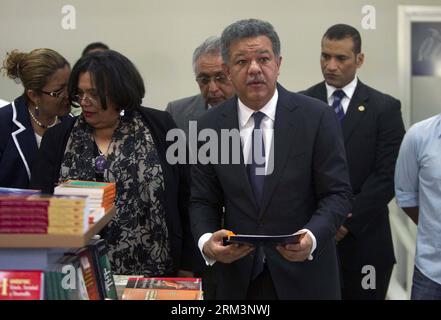 Bildnummer: 60272148  Datum: 01.08.2013  Copyright: imago/Xinhua (130801) -- TEGUCIGALPA, Aug. 1, 2013 (Xinhua) -- Former President of Dominican Republic Leonel Fernandez (front R), and the Principal of National Autonomous University of Honduras (UNAH, for its acronym in spanish) Julieta Castellanos (front L), make a visit to UNAH s library in Tegucigalpa, capital of Honduras, on July 31, 2013. Fernandez was decorated with the Gold Cross grade of the Jose Cecilio del Valle Civil Order delivered by Honduras President PorfirioxLobo at Presidential House in Tegucigalpa on Wednesday. (Xinhua/Rafae Stock Photo