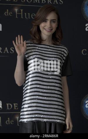 Bildnummer: 60395804  Datum: 26.08.2013  Copyright: imago/Xinhua (130826) -- MEXICO CITY, Aug. 26, 2013 (Xinhua) -- British actress Lily Collins participates in a photographic shoot to promote the movie The Mortal Instruments: City of Bones in Mexico City, capital of Mexico, on Aug. 26, 2013. (Xinhua/Alejandro Ayala) MEXICO-MEXICO CITY-CINEMA-MORTAL INSTRUMENTS PUBLICATIONxNOTxINxCHN Entertainment People premiumd x0x xkg 2013 hoch      60395804 Date 26 08 2013 Copyright Imago XINHUA  Mexico City Aug 26 2013 XINHUA British actress Lily Collins participates in a Photographic Shoot to promote The Stock Photo