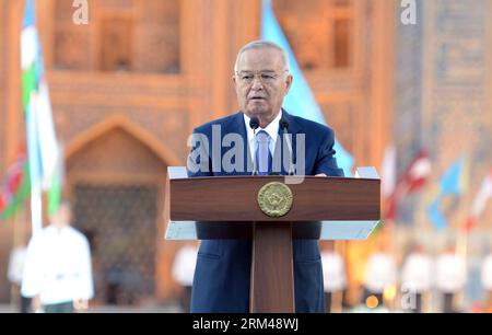 フラッグ Islam Karimov, President of Uzbekistan, addresses a summit