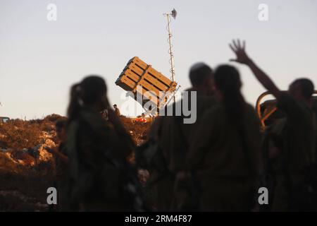 Bildnummer: 60449252  Datum: 08.09.2013  Copyright: imago/Xinhua (130908)--JERUSALEM, Sept. 8, 2013(Xinhua)-- Israeli soldiers stand near an Iron Dome battery, a short-range missile defence system, designed to intercept and destroy incoming short-range rockets and artillery shells, near Jerusalem on Sept. 8, 2013.(Xinhua/Muammar Awad) MIDEAST-JERUSALEM-IRON DOME PUBLICATIONxNOTxINxCHN Gesellschaft Militär Raketenabwehr Iron Dome xns x0x 2013 quer premiumd      60449252 Date 08 09 2013 Copyright Imago XINHUA  Jerusalem Sept 8 2013 XINHUA Israeli Soldiers stand Near to Iron Dome Battery a Short Stock Photo