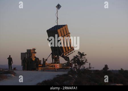 Bildnummer: 60449254  Datum: 08.09.2013  Copyright: imago/Xinhua (130908)--JERUSALEM, Sept. 8, 2013(Xinhua)-- Israeli soldiers stand near an Iron Dome battery, a short-range missile defence system, designed to intercept and destroy incoming short-range rockets and artillery shells, near Jerusalem on Sept. 8, 2013.(Xinhua/Muammar Awad) MIDEAST-JERUSALEM-IRON DOME PUBLICATIONxNOTxINxCHN Gesellschaft Militär Raketenabwehr Iron Dome xns x0x 2013 quer premiumd      60449254 Date 08 09 2013 Copyright Imago XINHUA  Jerusalem Sept 8 2013 XINHUA Israeli Soldiers stand Near to Iron Dome Battery a Short Stock Photo