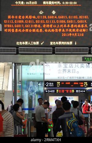Bildnummer: 60516826  Datum: 23.09.2013  Copyright: imago/Xinhua (130923) -- CHENZHOU, Sept. 23, 2013 (Xinhua) -- An electronic screen shows the numbers of trains which are canceled at the Chenzhou West Railway Station in Chenzhou City, central China s Hunan Province, Sept. 23, 2013. Affected by Typhoon Usagi, several trains on the Wuhan-Guangzhou high-speed railway were delayed or canceled. (Xinhua/Zhao Zhongzhi) (mt) CHINA-HIGH-SPEED TRAIN-TYPHOON USAGI (CN) PUBLICATIONxNOTxINxCHN Gesellschaft Bahn Verkehr xjh x0x 2013 hoch      60516826 Date 23 09 2013 Copyright Imago XINHUA  Chen Zhou Sept Stock Photo
