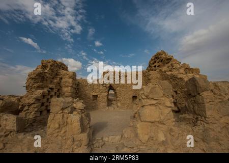 Bildnummer: 60695670  Datum: 08.11.2013  Copyright: imago/Xinhua (131110) -- MASADA (ISRAEL) 2013 (Xinhua) -- A columbarium tower (dovecot) is seen at Masada National Park in Israel, on Nov. 8, 2013. Doves were raised in the dovecot to supply meat for Masada s inhabitants and guests. Masada is a rugged natural fortress in the Judaean Desert overlooking the Dead Sea, and a symbol of the ancient kingdom of Israel, its violent destruction and the last stand of Jewish patriots in the face of the Roman army, in 73 A.D. It was built as a palace complex, in the classic style of the early Roman Empire Stock Photo
