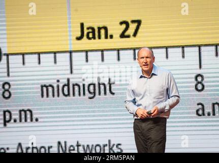 Bildnummer: 60696470  Datum: 10.11.2013  Copyright: imago/Xinhua (131110) -- SHENZHEN, Nov. 10, 2013 (Xinhua) -- Tim Berners-Lee, founder of the World Wide Web Consortium (W3C), delivers a speech at the WE Summit hosted by Tencent, one of China s biggest Internet service providers, in Shenzhen, south China s Guangdong Province, Nov. 10, 2013. The first WE Summit as it is, it is themed as Way to Evolve . World-class Internet pioneers and cross-border innovators have been invited to the summit here Sunday. (Xinhua/Guo Yu)(wjq) CHINA-SHENZHEN-TENCENT-WE SUMMIT (CN) PUBLICATIONxNOTxINxCHN xcb x0x Stock Photo