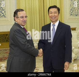 Bildnummer: 60834257  Datum: 16.12.2013  Copyright: imago/Xinhua     (131216) -- BEIJING, Dec. 16, 2013 (Xinhua) -- Chinese Vice President Li Yuanchao (R) meets with Egyptian Foreign Minister Nabil Fahmy in Beijing, capital of China, Dec. 16, 2013. (Xinhua/Huang Jingwen) (mp) CHINA-BEIJING-LI YUANCHAO-EGYPTIAN FM-MEETING (CN) PUBLICATIONxNOTxINxCHN People Politik xcb x0x 2013 quadrat premiumd Stock Photo