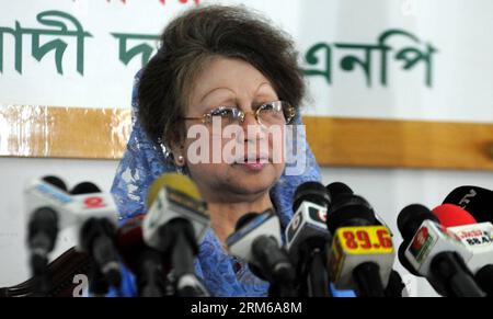 (131224) -- DHAKA, Dec. 24, 2013 (Xinhua) -- Bangladesh Nationalist Party (BNP) Chairperson and former Prime Minister Khaleda Zia delivers a speech during a press conference at Gulshan Office in Dhaka, capital of Bangladesh, on Dec. 24, 2013. Bangladesh s main opposition party chief has urged people from all walks of life to join march towards capital Dhaka on Dec. 29 to put pressure on Prime Minister Sheikh Hasina s government to scrap parliamentary elections slated for Jan. 5. (Xinhua/Shariful Islam) BANGLADESH-DHAKA-KHALEDA ZIA-PRESS CONFERENCE PUBLICATIONxNOTxINxCHN   Dhaka DEC 24 2013 XIN Stock Photo