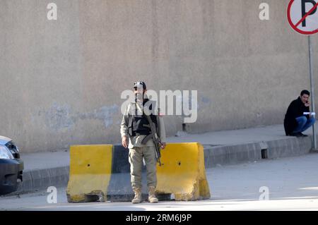 (140115) -- RAWALPINDI, Jan. 15, 2014 (Xinhua) -- A Pakistani paramilitary soldier stands guard outside a military hospital where Pakistan s former president Pervez Musharraf was admitted for a heart condition in Rawalpindi, Pakistan, Jan. 15, 2014. A fire broke out early Wednesday at the Pakistani military hospital where former President Pervez Musharraf was admitted for a heart condition, officials said. Musharraf was taken to hospital last week after falling ill while traveling to a special court considering treason charges against him. (Xinhua/Ahmad Kamal) PAKISTAN-RAWALPINDI-MUSHARRAF-FIR Stock Photo