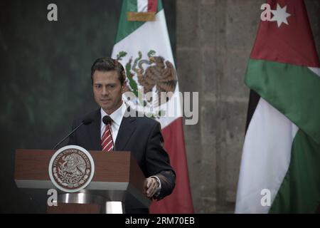 (140207) -- MEXICO CITY, Feb. 7, 2014 (Xinhua) -- Mexican President Enrique Pena Nieto speaks at a joint conference with King Abdullah II of Jordan (not in the picture) at the National Palace in Mexico City, capital of Mexico, Feb. 6, 2014. King Abdullah II of Jordan was in Mexico on an official visit upon the invitation of Mexican President Enrique Pena Nieto, the state-run Petra news agency reported. (Xinhua/Alejandro Ayala)(ctt) MEXICO-MEXICO CITY-JORDAN-POLITICS-VISIT PUBLICATIONxNOTxINxCHN   Mexico City Feb 7 2014 XINHUA MEXICAN President Enrique Pena Nieto Speaks AT a Joint Conference Wi Stock Photo