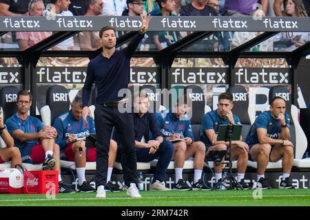Moenchengladbach, Germany. 26th Aug, 2023. MOENCHENGLADBACH, GERMANY - AUGUST 26: Coach Xabi Alonso of Bayer 04 Leverkusen gestures during the Bundesliga match between Borussia Monchengladbach and Bayer 04 Leverkusen at the Borussia-Park on August 26, 2023 in Moenchengladbach, Germany (Photo by Rene Nijhuis/BSR Agency) Credit: BSR Agency/Alamy Live News Stock Photo