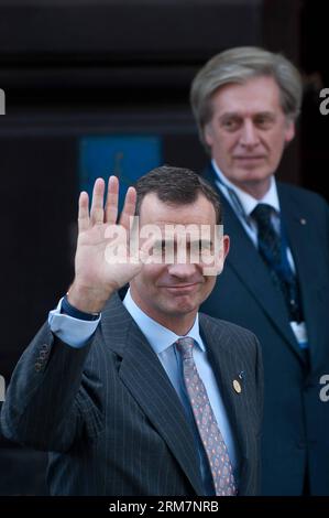 (140311) -- SANTIAGO, (Xinhua) -- The Prince of Spain Felipe de Borbon waves upon his arrival prior to a bilateral meeting with the elected Chilean President Michelle Bachelet at the Diplomatic Academy of Chile, in Santiago, capital of Chile, March 10, 2014. Bachelet is to be sworn in on March 11. (Xinhua/Jorge Villegas) CHILE-SANTIAGO-POLITICS-BACHELET PUBLICATIONxNOTxINxCHN   Santiago XINHUA The Prince of Spain Felipe de Borbon Waves UPON His Arrival Prior to a bilaterally Meeting With The Elected Chilean President Michelle Bachelet AT The Diplomatic Academy of Chile in Santiago Capital of C Stock Photo
