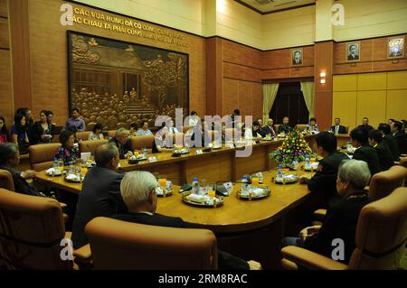 (140424) -- HANOI, April 24, 2014 (Xinhua) -- Picture taken on April 24, 2014 shows a scene of the meeting in Hanoi, Vietnam. Vietnamese Defense Minister General Phung Quang Thanh met a delegation of Chinese former experts and their families here on Thursday. (Xinhua/Zhang Jianhua) VIETNAM-HANOI-CHINA-FAMILY-VISIT PUBLICATIONxNOTxINxCHN   Hanoi April 24 2014 XINHUA Picture Taken ON April 24 2014 Shows a Scene of The Meeting in Hanoi Vietnam Vietnamese Defense Ministers General Phung Quang Thanh Met a Delegation of Chinese Former Experts and their families Here ON Thursday XINHUA Zhang Jianhua Stock Photo