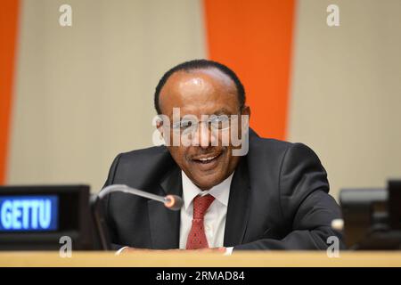 (140703) -- New York, July 2, 2014 (Xinhua) -- Tegegnework Gettu, Under-Secretary-General for General Assembly Affairs and Conference Management of the UN, attends the forum on Sustainable Urbanization and Green Innovation held at the United Nations headquarters in New York, on July 2, 2014. (Xinhua/Niu Xiaolei) UN-NEW YORK-SUSTAINABLE DEVELOPMENT-FORUM PUBLICATIONxNOTxINxCHN   New York July 2 2014 XINHUA   Under Secretary General for General Assembly Affairs and Conference Management of The UN Attends The Forum ON Sustainable Urbanization and Green Innovation Hero AT The United Nations Headqu Stock Photo