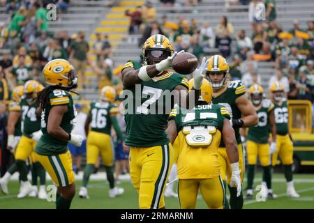 Green Bay Packers linebacker Quay Walker (7) signals during an NFL football  against the Tennessee Titans Thursday, Nov. 17, 2022, in Green Bay, Wis.  (AP Photo/Jeffrey Phelps Stock Photo - Alamy