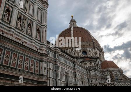 The Renaissance of the Cupola del Brunelleschi (Brunelleschi's dome) designed in the 15th century by Filippo Brunelleschi, on the roof of the Santa Ma Stock Photo