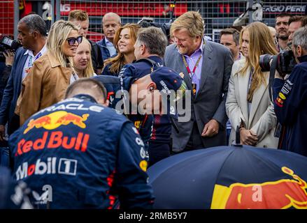 ZANDVOORT - Queen Maxima, Princess Alexia, King Willem-Alexander and Princess Amalia ahead of the F1 Grand Prix of the Netherlands at Circuit Zandvoort on August 27, 2023 in Zandvoort, Netherlands. ANP REMKO DE WAAL Stock Photo