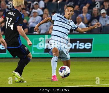 August 27, 2023: Sporting KC forward DANIEL SALLOI #20 (center) is on the offense during the second half of the game. (Credit Image: © Serena S.Y. Hsu/ZUMA Press Wire) EDITORIAL USAGE ONLY! Not for Commercial USAGE! Stock Photo