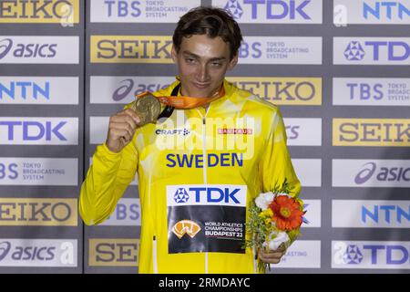 Budapest. 27th Aug, 2023. Gold medalist Armand Duplantis of Sweden attends the awarding ceremony for Men's Pole Vault at the World Athletics Championships Budapest 2023 in Budapest, Hungary on Aug. 27, 2023. Credit: Attila Volgyi/Xinhua/Alamy Live News Stock Photo