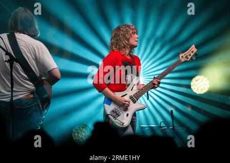 Sam Willmett (guitar) and Tilly Harris (bass) of Welsh band The Bug Club at Green Man Festival in Wales, UK, August 2023. Photo: Rob Watkins Stock Photo