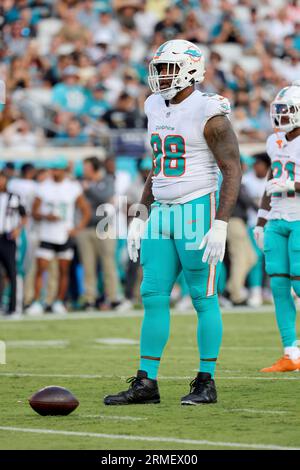 Miami Dolphins defensive tackle Raekwon Davis (98) is introduced during a  NFL football game against the Minnesota Vikings, Sunday, Oct.16, 2022 in  Miami Gardens, Fla. (AP Photo/Alex Menendez Stock Photo - Alamy