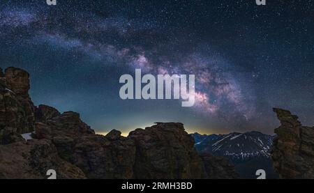 A late Spring Miky Way sky capture at Rock Cut off Trail Ridge Road in Rocky Mountain National Park, Colorado. Stock Photo
