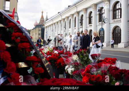 Moscow, Russia. 28th Aug, 2023. People observe an informal memorial for the Wagner leader Yevgeny Prigozhin that has spontaneously formed near Red Square in Moscow. The Russian authorities have officially confirmed the death of Yevgeny Prigozhin, the chief of the Wagner mercenaries. On August 23, Prigozhin died as a result of a plane crash in Russia. Speaking about him, Vladimir Putin said: “He made some serious mistakes in life, but he also achieved necessary results.” (Photo by Vlad Karkov/SOPA Images/Sipa USA) Credit: Sipa USA/Alamy Live News Stock Photo