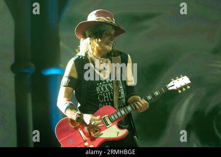 West Palm Beach, USA. 27th Aug, 2023. Ryan Roxie performs with Alice Cooper at iThink Financial Amphitheatre in West Palm Beach, Florida on August 27, 2023. The performance was part of the Freaks On Parade tour. (Photo by Geoffrey Clowes/Sipa USA) Credit: Sipa USA/Alamy Live News Stock Photo