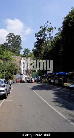 Beautiful scenic view of kodaikanal Silver Cascade Waterfall with ...