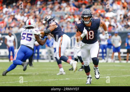 Chicago Bears and Green Bay Packers face each other during the second half  of an NFL football game, Sunday, Dec. 4, 2022, in Chicago. (AP Photo/Kamil  Krzaczynski Stock Photo - Alamy