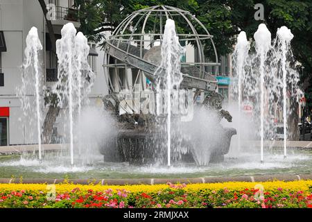 A magnificent fountain in the Rotunda do Infante roundabout, Funchal Stock Photo