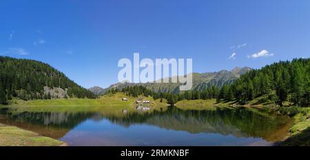 Austria, Styria, Schladming, Obertal, Duisitzkarsee, mountain lake, Duisitzkarhuette, Fahrlechnerhuette, Schladminger Tauern Stock Photo