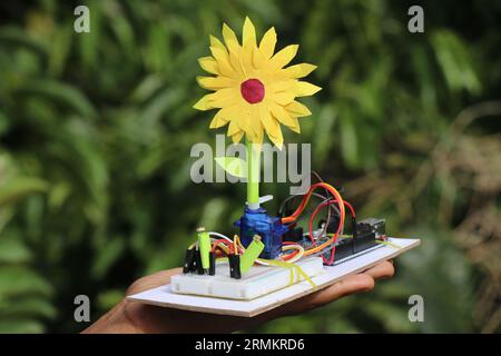 Prototype of electronic sunflower made using LDR sensor and servo. Working model Arduino projects made for mini engineering project Stock Photo