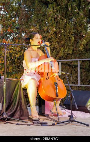 Ana Carla Maza in concert for the Festival Invitations, at the Oppidum d'Enserune. Nissan-lez-Enserune, Occitanie, France Stock Photo